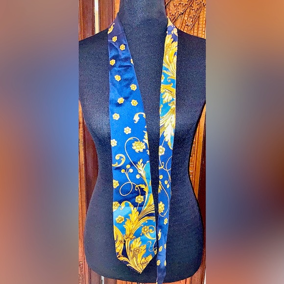 Gianni Versace silk tie - Picture 2 of 4